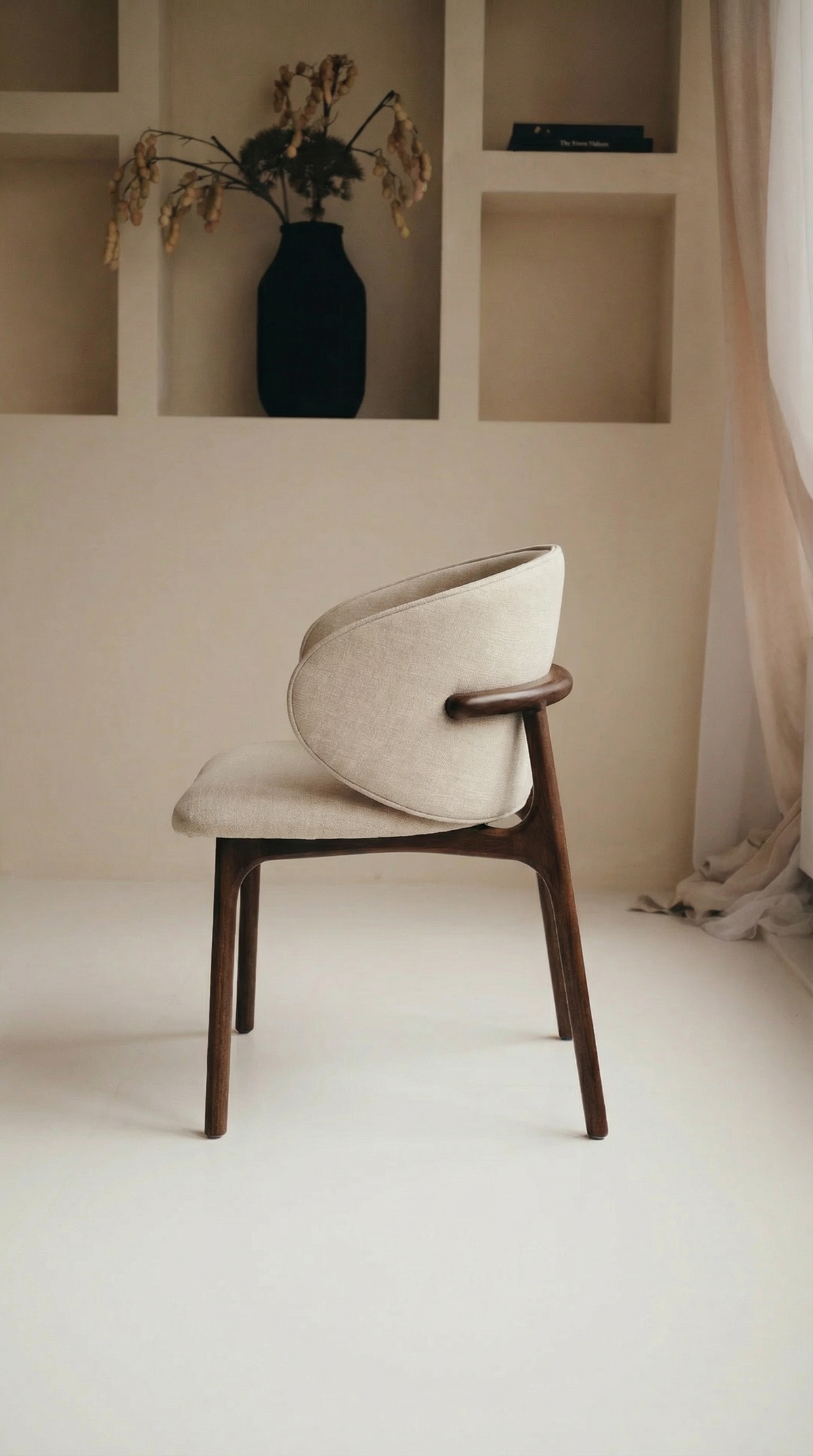 Mokani massief houten eetkamerstoel Minimalistisch design met warme touch (kopie)