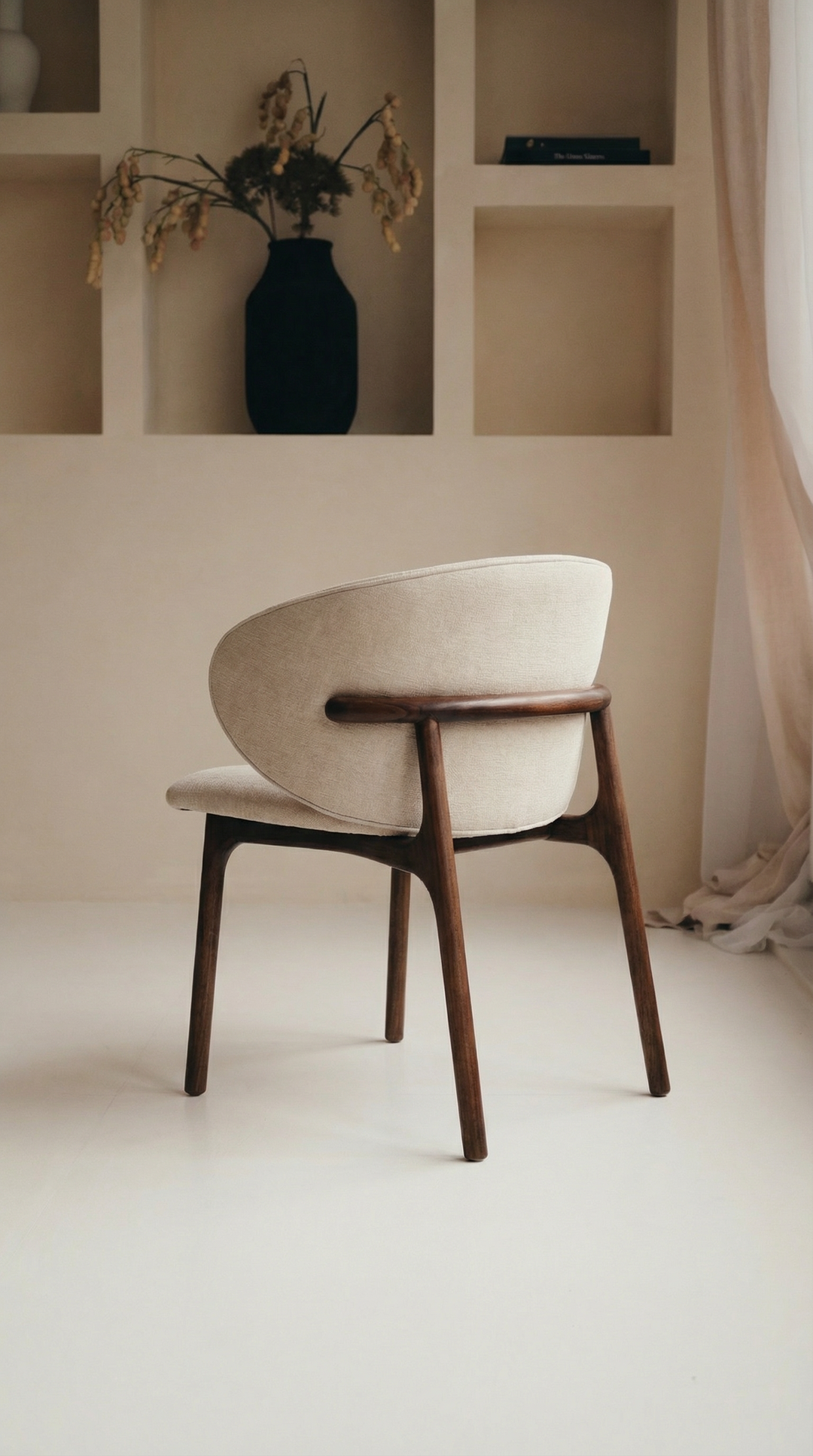 Mokani massief houten eetkamerstoel Minimalistisch design met warme touch (kopie)