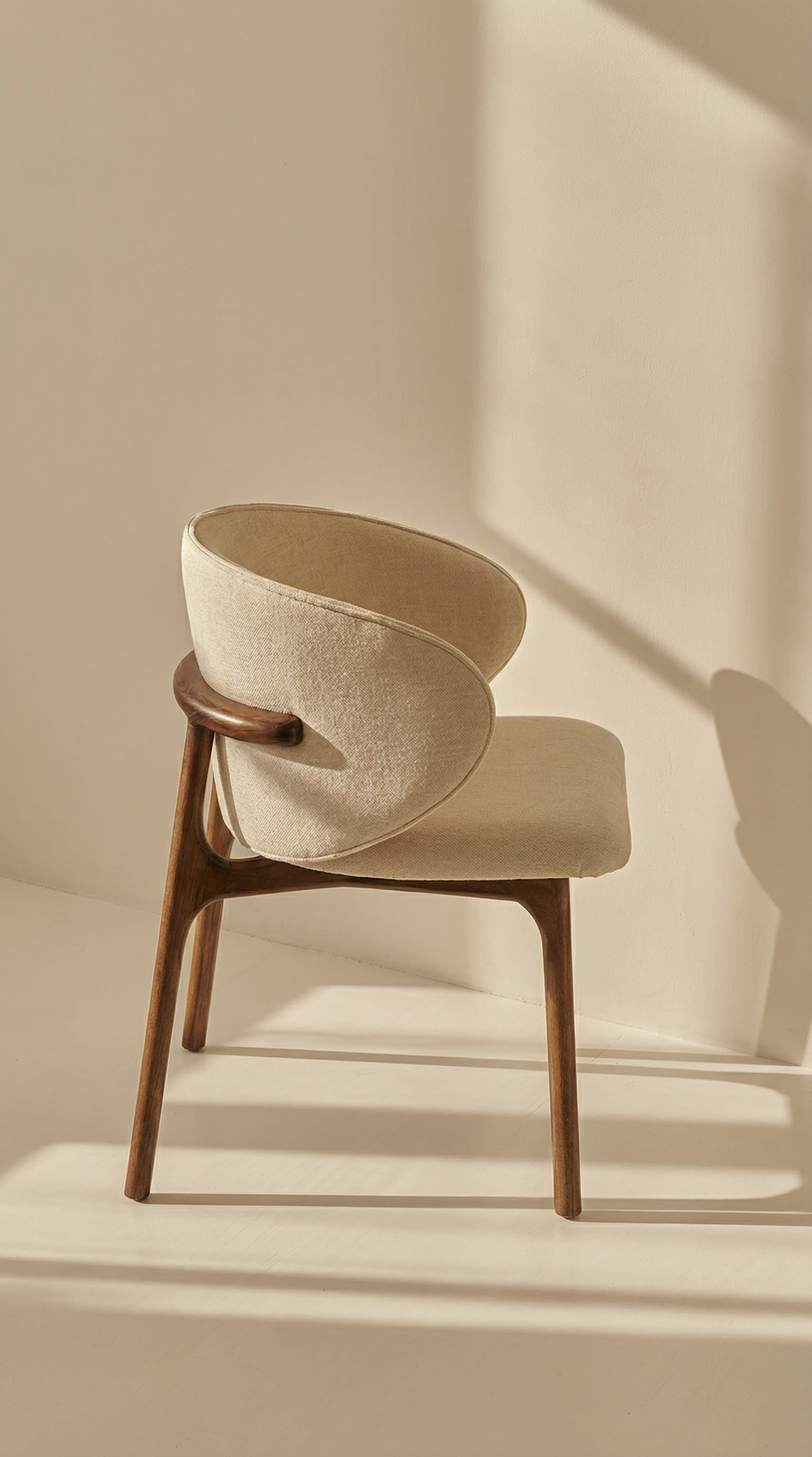 Mokani massief houten eetkamerstoel Minimalistisch design met warme touch (kopie)