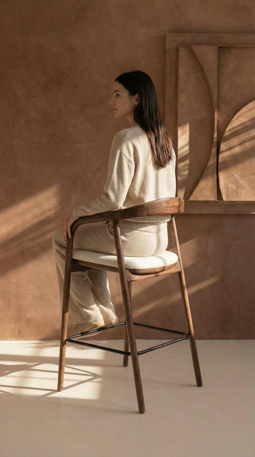 Mokani Japandi Barkruk – Op Maat Gemaakt met Aanpasbare Kleur en Stof