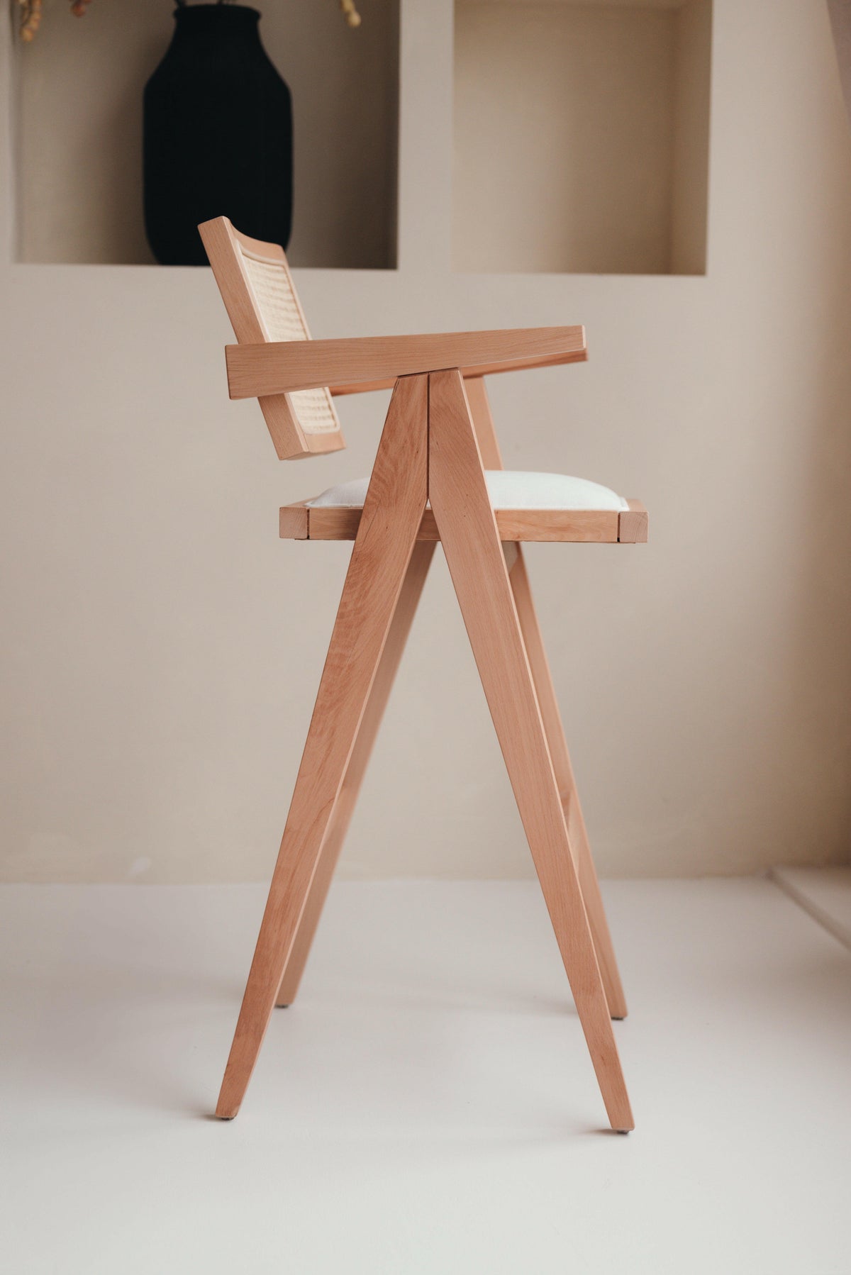 Mokani Rotan Barkruk voor Keukeneilanden en Bars – Op Maat Gemaakt.