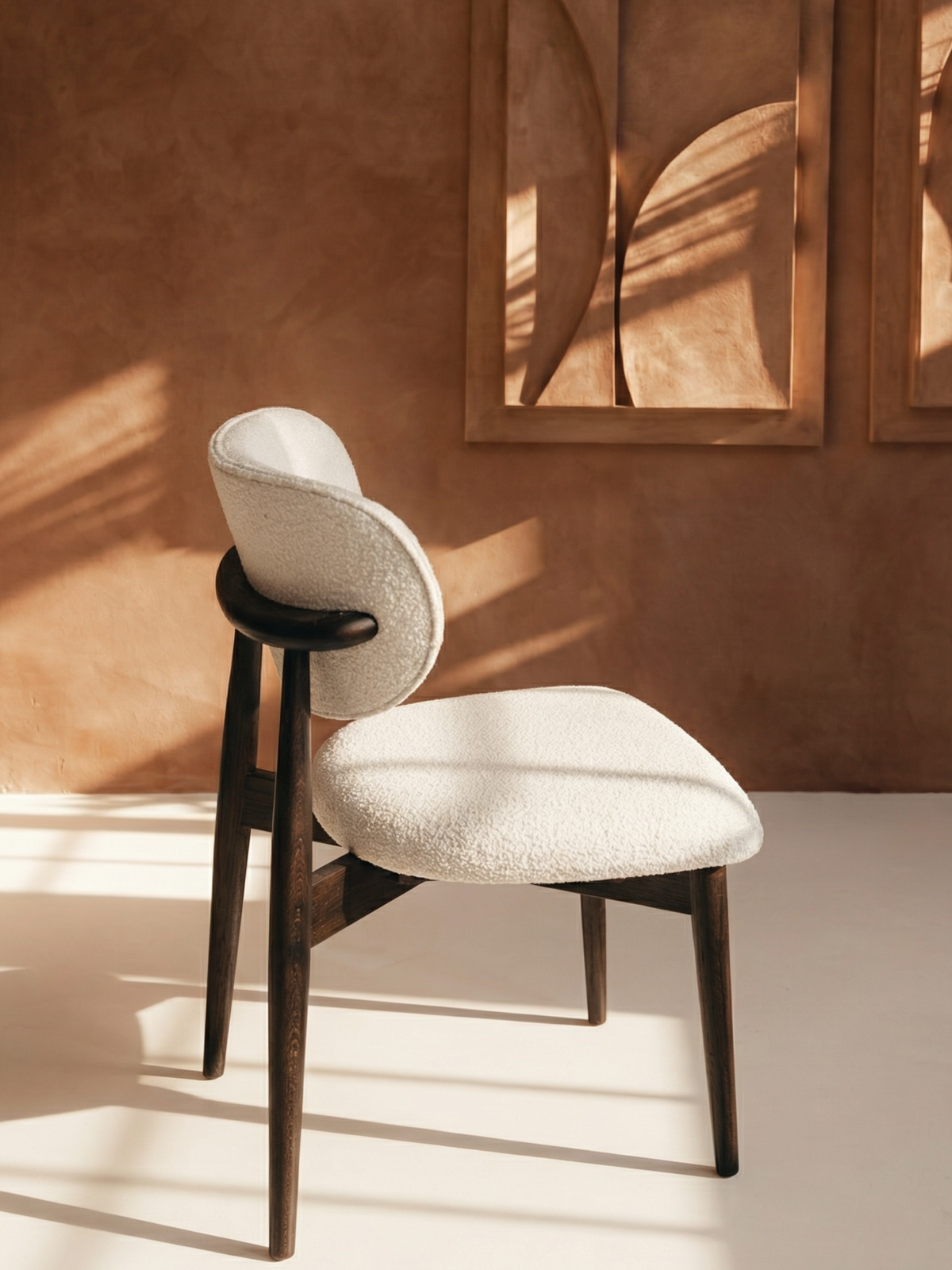 Japandi eetkamerstoel – massief houten frame | Mokani