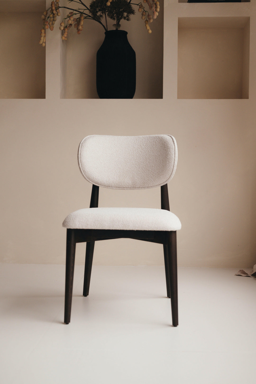 Javaanse Stoel Mokani Eetkamerstoelen houten Eetkamerstoel in japandi stijl