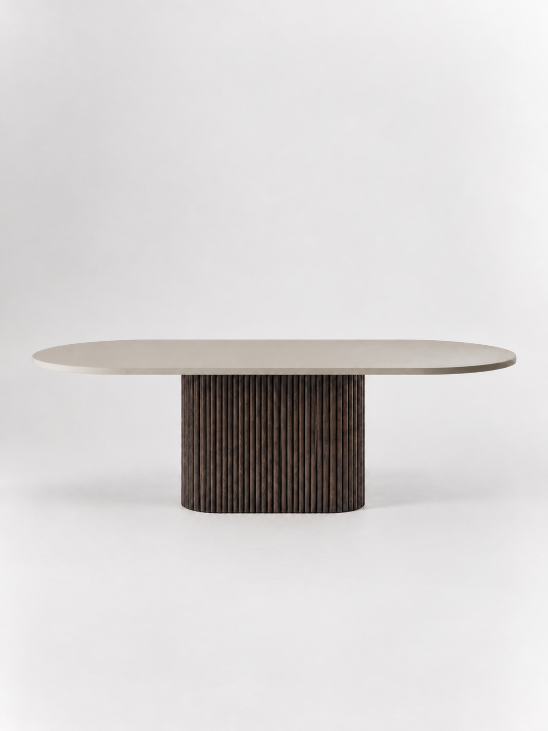 KOKO – Ovale Lavasteen Eettafel met Conische Houten Middenpoot