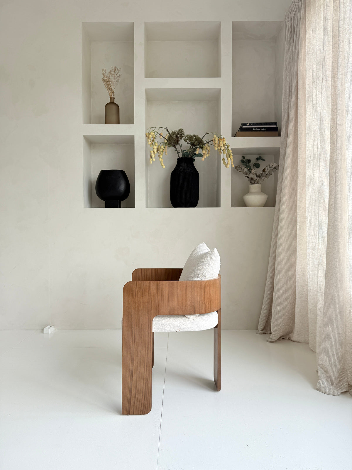 Japandi eetkamerstoel – massief beukenhout in walnootkleur | Mokani