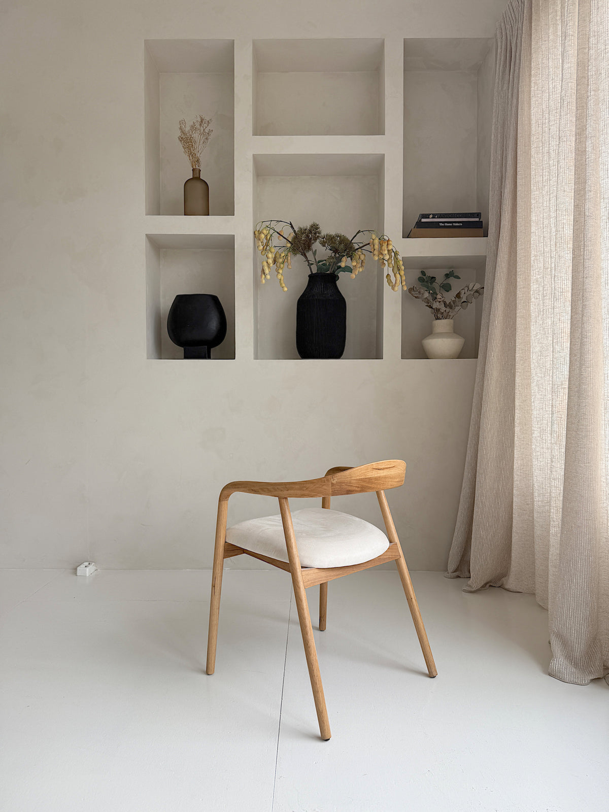 Mokani massief eikenhout eetkamerstoel Minimalistisch design met warme touch