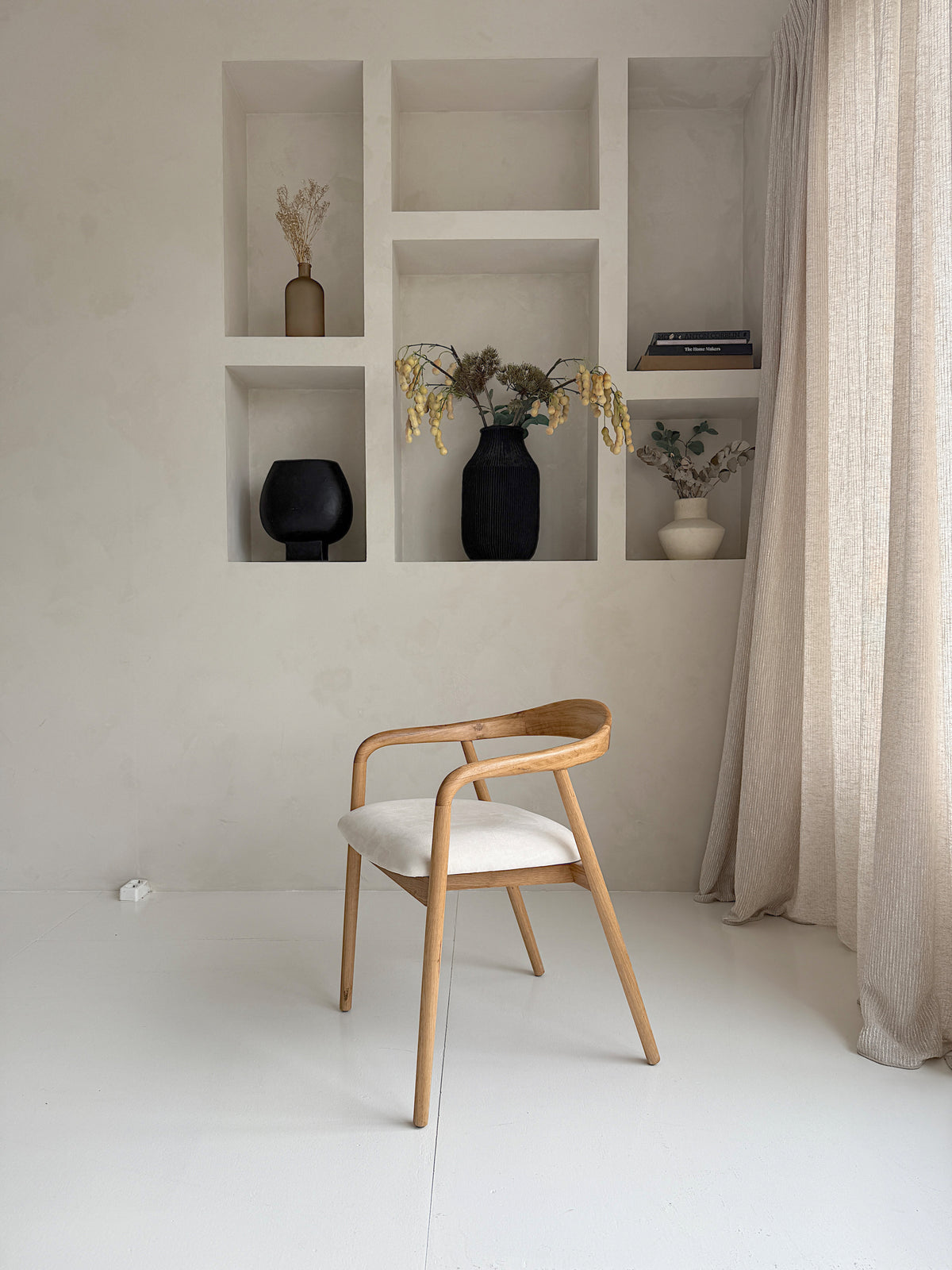 Mokani massief eikenhout eetkamerstoel Minimalistisch design met warme touch