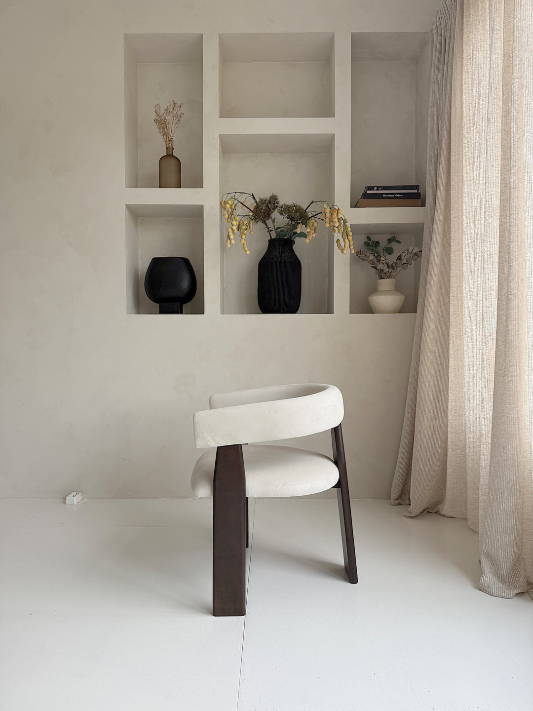 Mokani Handgemaakt Design eetkamerstoel in Japandi stijl