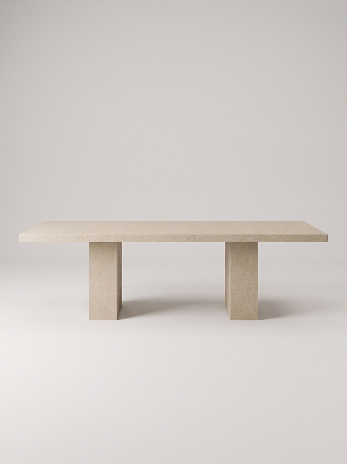 Rechthoekige eettafel in beton ciré, studiofoto