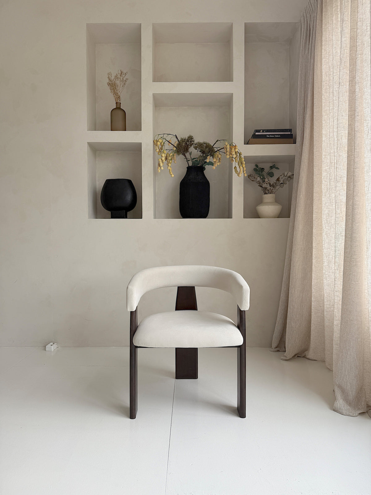 Mokani Handgemaakt Design eetkamerstoel in Japandi stijl