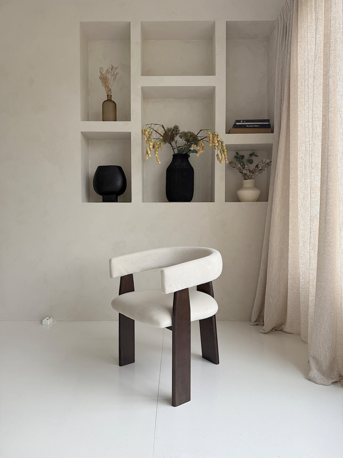 Mokani Handgemaakt Design eetkamerstoel in Japandi stijl